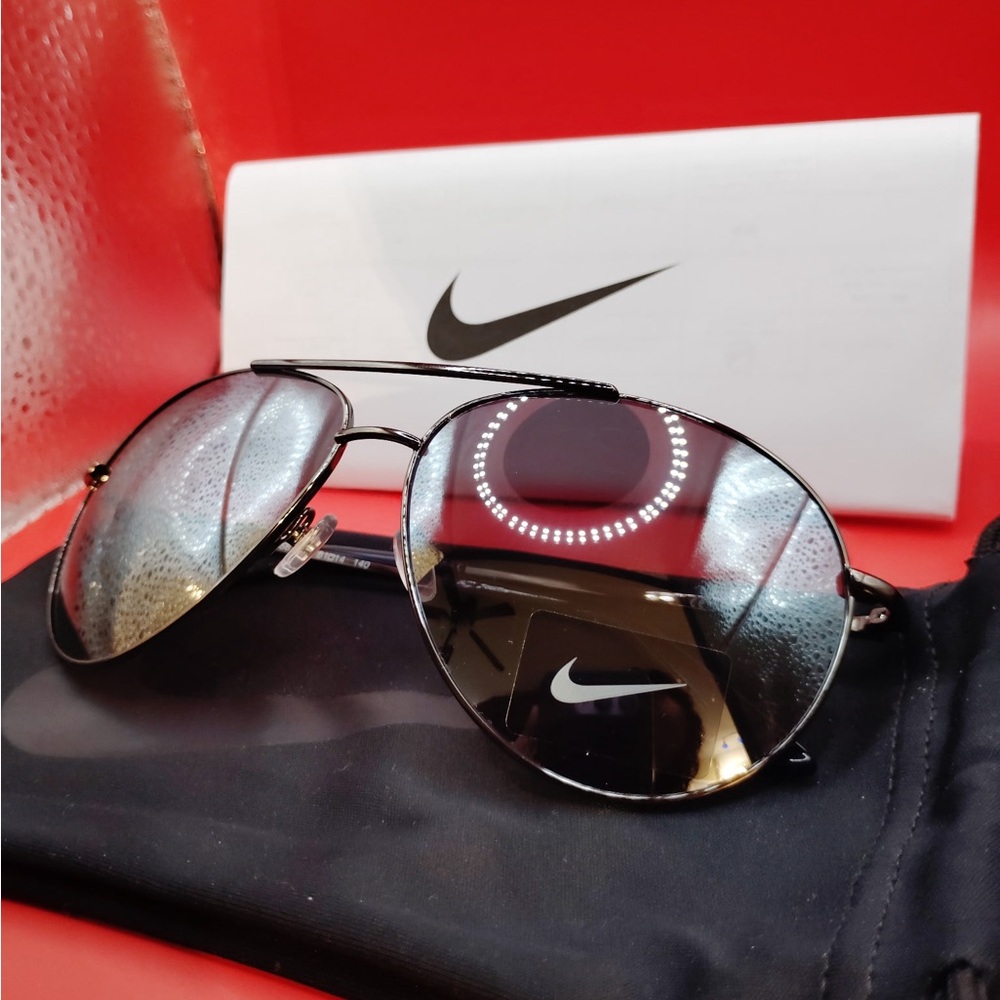 Nike Black Aviator Sunglasses with Gray Reflective Lenses(EV1217)